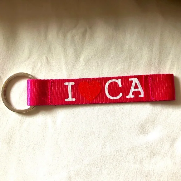 Robin Ruth Key Chain - Picture 6 of 6